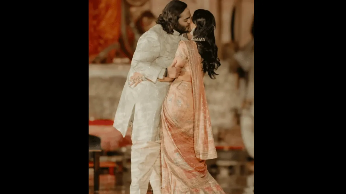 anant-ambani-and-radhika-merchant-bhajan-playing-wedding-card-with-gold-idols-leaves-internet-awestruck-viral-video